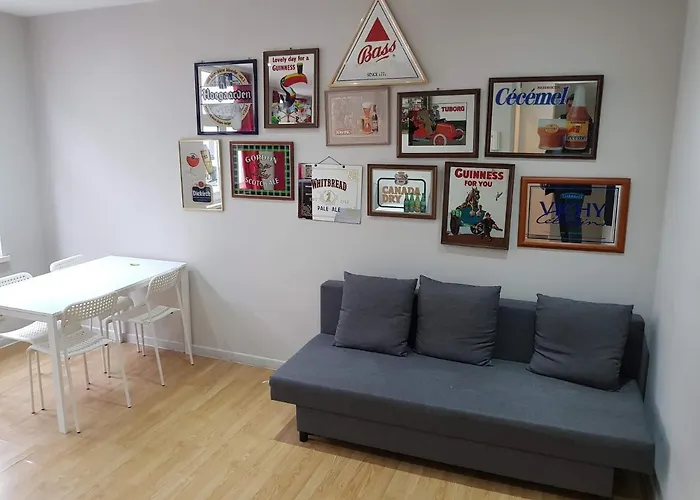 Central Yellow Apartment Brüssel