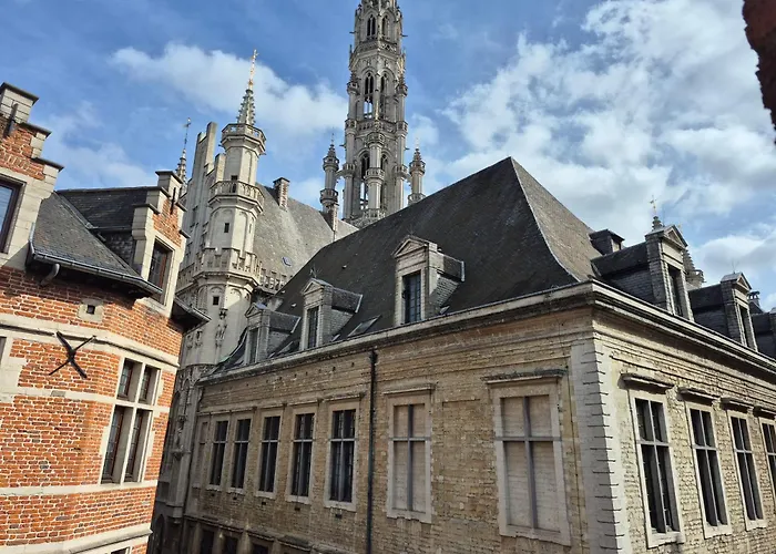 Les Pieds a La Grande Place Bruselas