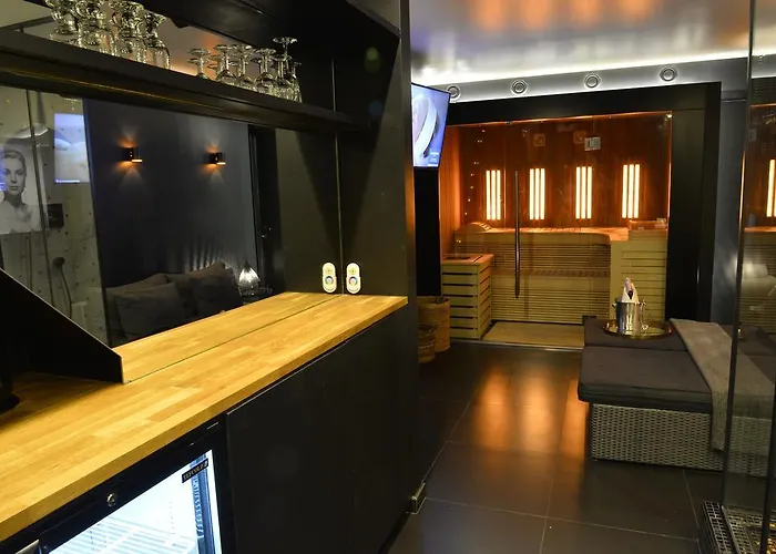 Chambre Avec Jacuzzi Sauna Privatif Brüssel